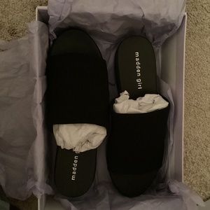 Madden Girl size 9 black platform